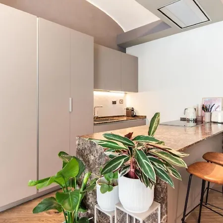 In Der Wolkenwohnung By Interhome Lägenhet Turin