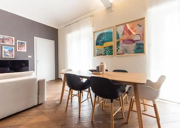 In Der Wolkenwohnung By Interhome Lägenhet Turin
